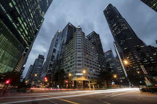 14mm F2.8 AF Weather Sealed Wide Angle with Lens Station (Canon EF)