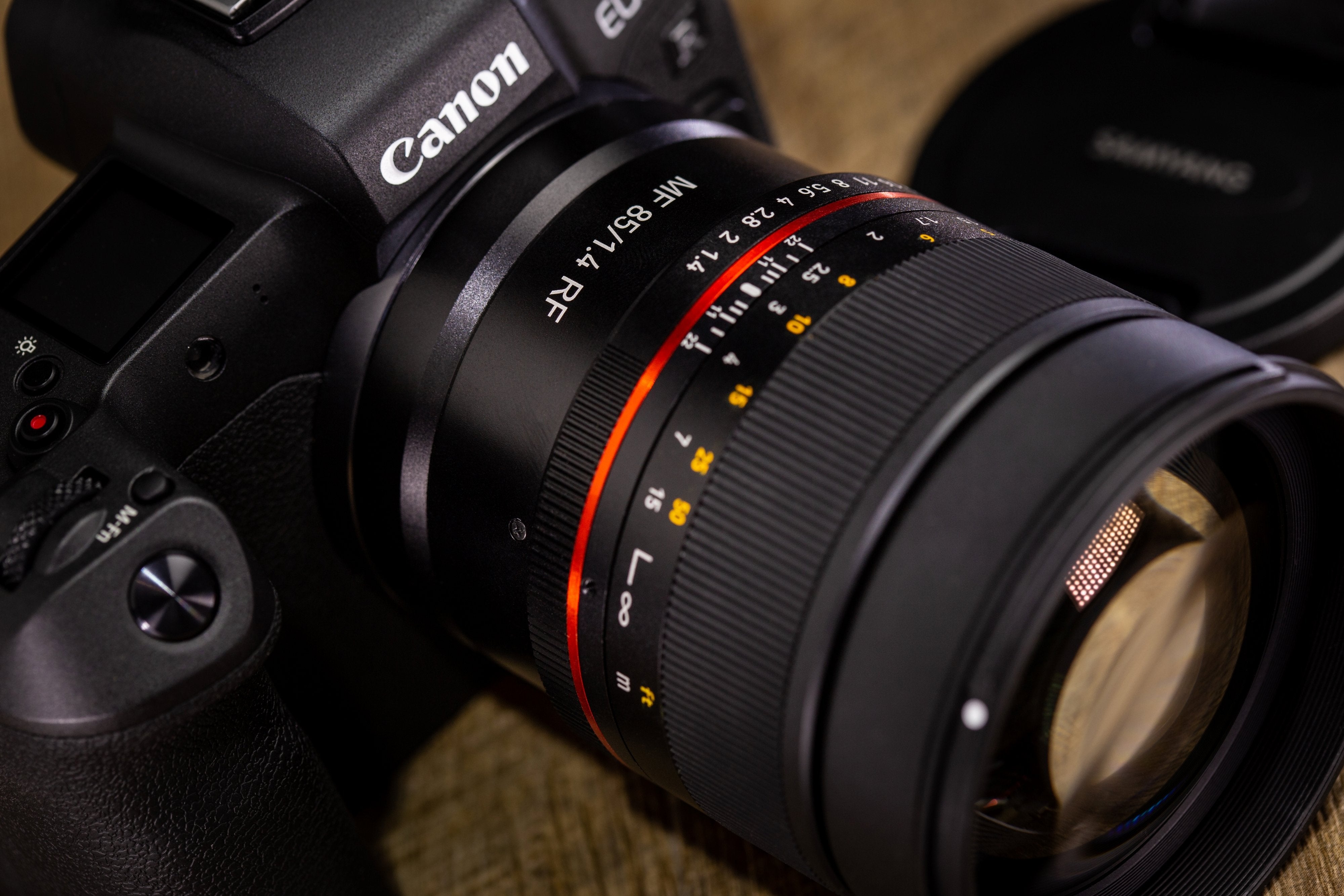 85mm F1.4 Full Frame Telephoto (Canon RF) – Samyang US